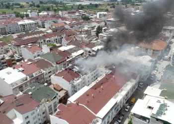 Bursa’da korku dolu anlar! 4 katlı bina boşaltıldı…