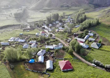 Depremin vurduğu köy havadan görüntülendi