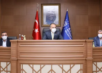 Başkan Aktaş: “Bursa’da ulaşım pahalı değil”