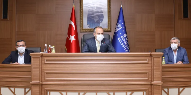 Başkan Aktaş: “Bursa’da ulaşım pahalı değil”