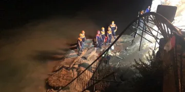 Bursa’da istinat duvarı çöktü bir kişi altında kaldı