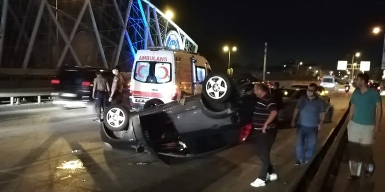 Bursa’da kontrolden çıkan otomobil takla attı