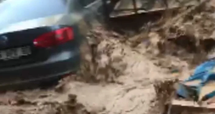 Bursa Orhangazi’deki sel felaketi kamerada