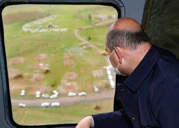 Soylu, deprem bölgesinde incelemelerde bulundu