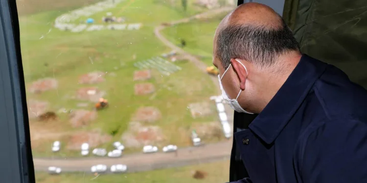 Soylu, deprem bölgesinde incelemelerde bulundu