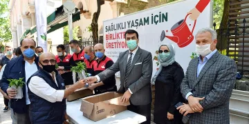 Osmangazi’de vatandaşa fide dağıtımı yapıldı
