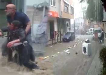 Bursa’yı sel vurdu!