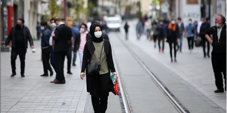 “Bu yılın sonuna kadar maske takacağız”