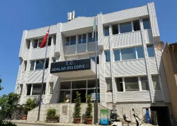 Adalar Belediyesi binasına ateş açan şüpheli yakalandı