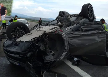Şarkıcı Alişan Manisa’da trafik kazası geçirdi