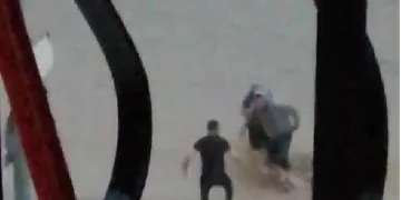 Ankara’da sele kapılan kişiyi, mahalle bakkalı kurtardı