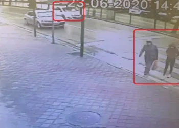 Bursa’daki kazada anne ile kızı saniyelerle kurtuldu