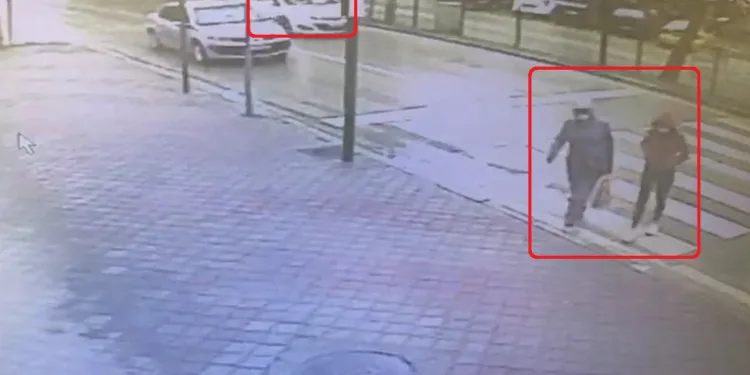 Bursa’daki kazada anne ile kızı saniyelerle kurtuldu