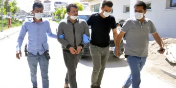 Babasını ve kardeşini bıçakladı, pişman değilim dedi