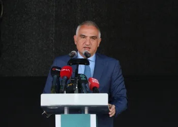 Bakan Ersoy: Kültür ve sanatı halkımızın ayağına götürüyoruz