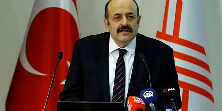 YÖK Başkanı Türk öğrencileri Türkiye’de eğitim almaya davet etti