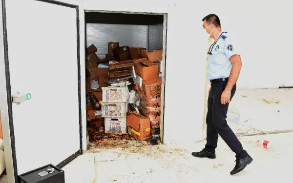 Ceset sandılar, bozuk peynir çıktı