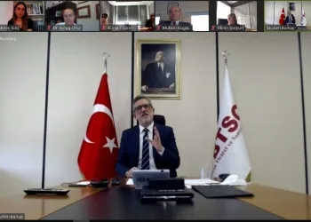 “Yeni̇ normalde en büyük potansi̇yel bi̇li̇şi̇m sektöründe”