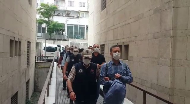 Bursa'da FETÖ gözaltısında 2 kişi adliyede