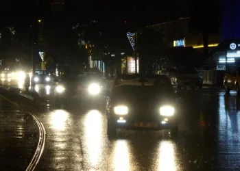 Bursa’da kısıtlamanın ardından vatandaşlar sokaklara akın etti