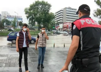 Bursa’da maskesizlerin bahanesi: “Nefes alamıyoruz”