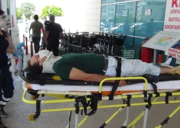 Bursa’da motosi̇klet ile kamyonet çarpıştı: 1 yaralı