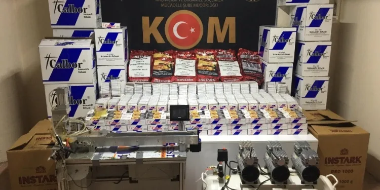 Bursa’da kaçak sigara ve içki depolarına baskın