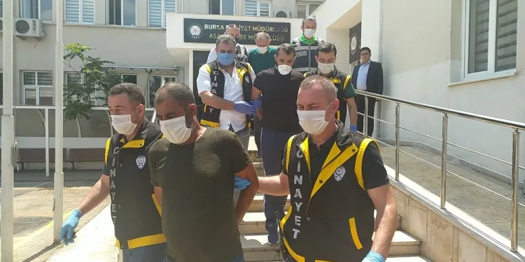 Bursa’da tekel bayi̇ işletmeci̇si̇ni̇ öldüren zanlı adli̇yede