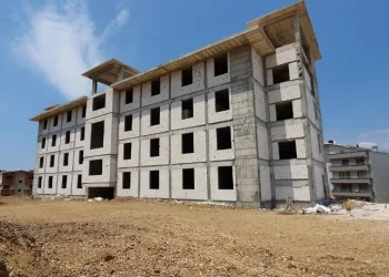 Kur’an Kursu bi̇nası, alemci̇leri̇n mekanı oldu
