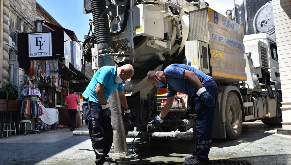 BUSKİ’den Kapalıçarşı’da temizlik çalışması