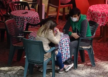 Bursalılar çay içmek için Tari̇hi Hanlara akın etti