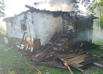 Bursa’da buzdolabı patladı, ev bu hale geldi