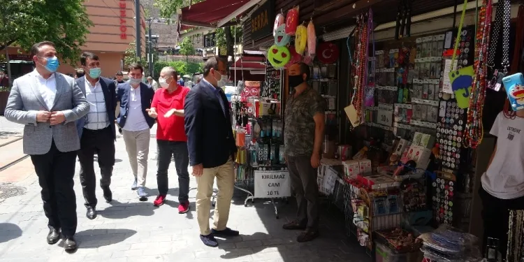 Bursa Millevekili Çavuşoğlu, çarşı esnafını ziyaret etti