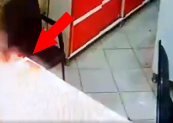 Cep telefonu bataryasının patlama anı kamerada