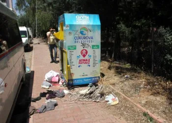 Dar gelirli vatandaşlar için toplanan giysileri çaldı