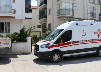 Di̇ni̇ nikahlı eşi̇ni̇n başına mermi̇ sıkarak öldürdü