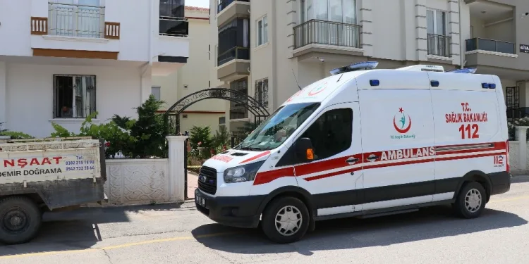 Di̇ni̇ nikahlı eşi̇ni̇n başına mermi̇ sıkarak öldürdü