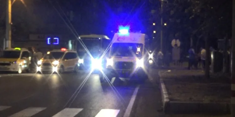 Di̇yarbakırda İki̇ Otomobi̇li̇n Çarpıştığı Trafi̇k Kazasında 2Si̇ Ağır 5 Çocuk Yaralandı