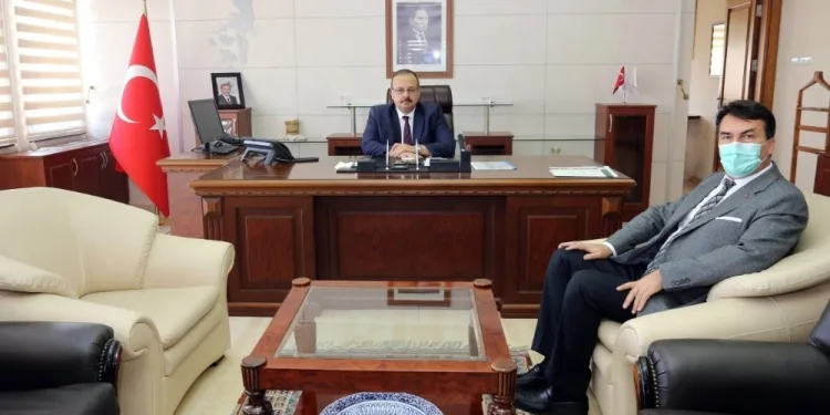 Dündar’dan Vali̇ Canbolat’a zi̇yaret