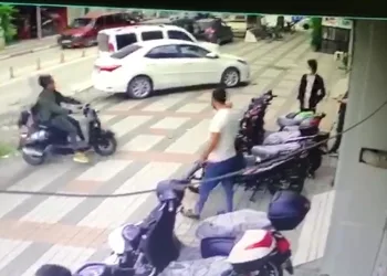 Bursa’da motosikletle duvara çarpan kadın yaralandı