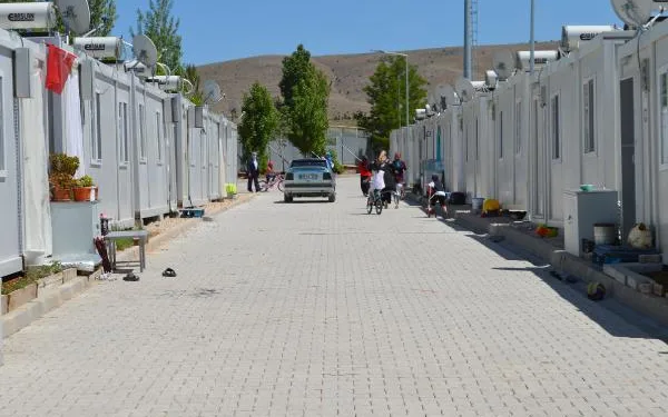 Elazığ’da konteyner kentlerde hayat normale dönmeye başladı