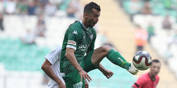 Emirhan Aydoğan hocasından forma bekliyor