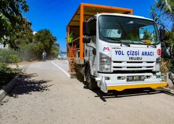 Erdemli̇ye 8 Ki̇lometreli̇k Bi̇si̇klet Yolu Yapılıyor