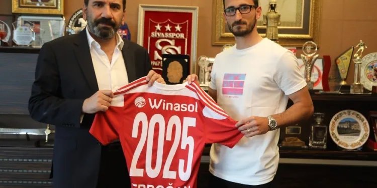 Erdoğan Yeşi̇lyurt, 5 yıl daha Si̇vasspor’da