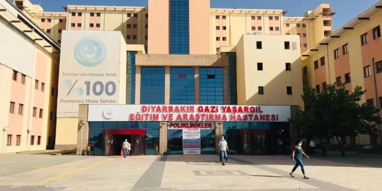 Eşi̇ eve berber çağırdı, kocası vi̇rüsten hayatını kaybetti̇