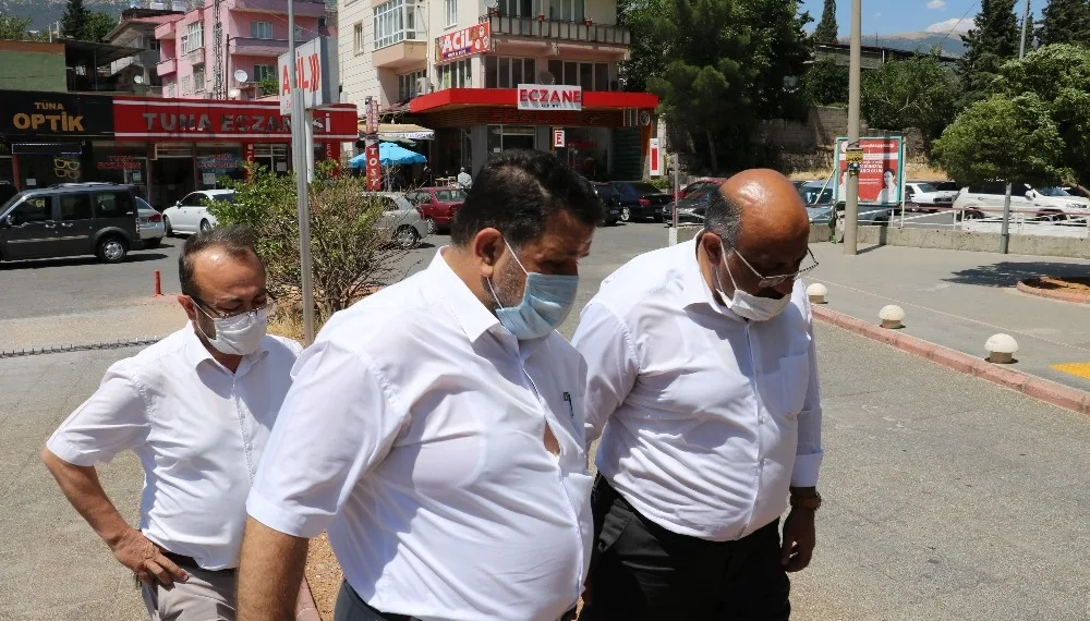 FETÖ sanığı tanığı darp etti̇