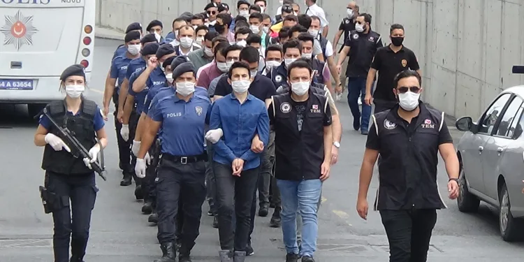 FETÖ’nün TSK yapılanmasında 25 şüpheli adliyeye getirildi