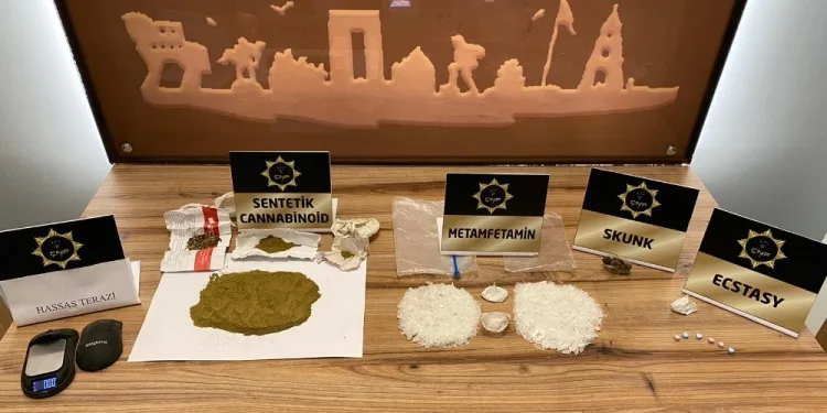 Geli̇boluda Uyuşturucu Operasyonu: 2 Gözaltı