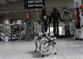 4 ayaklı robot, insanlar için tehlikeli işlerde kullanılacak