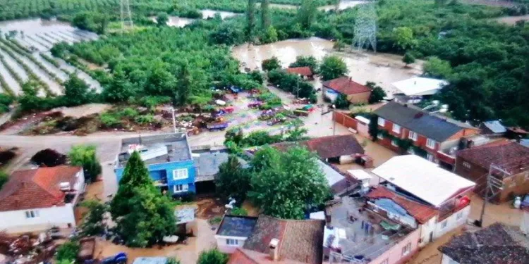 Bursa için kuvvetli yağış ve hortum uyarısı!